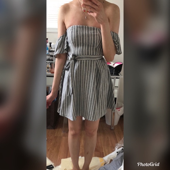 Off the shoulder stripped dress - Picture 2 of 2